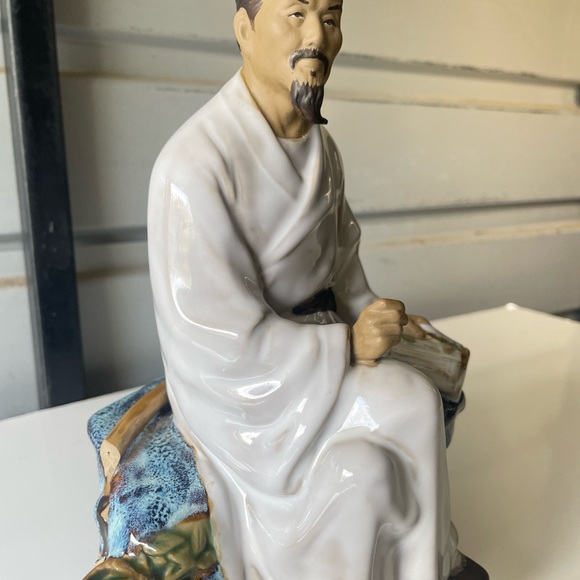 A Chinese Shiwan Pottery Figure - Picture 4 of 9